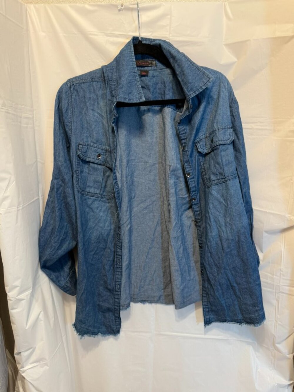 JW Style Women L Blue Denim Chambray Long Sleeve Button Down Frayed Hem
